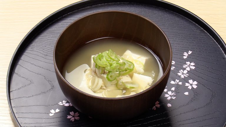【手軽に家庭で作れる介護食】豆腐と長ねぎの味噌汁｜訪問歯科ネット